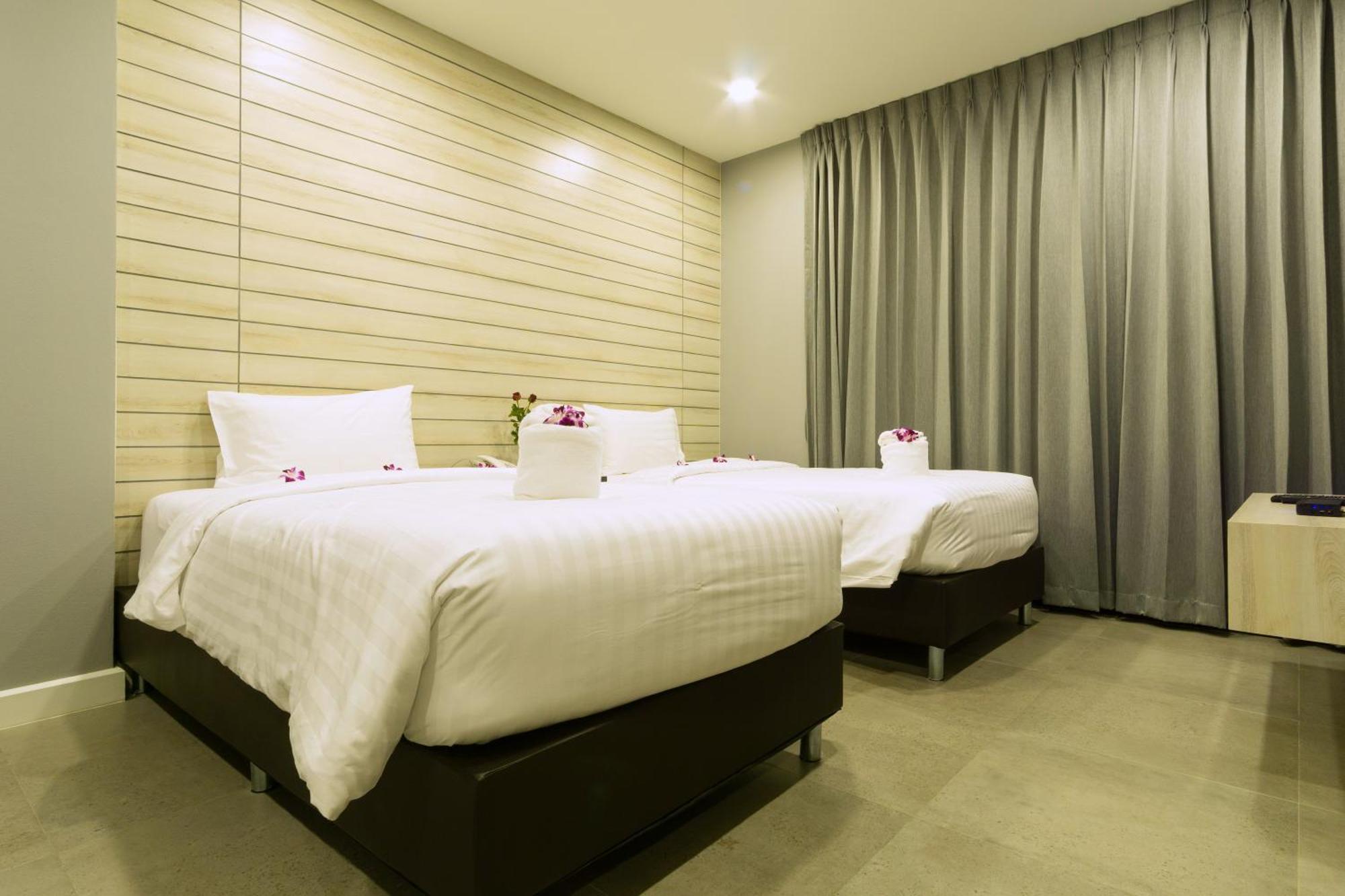 C Cha-Am Hotel Екстериор снимка