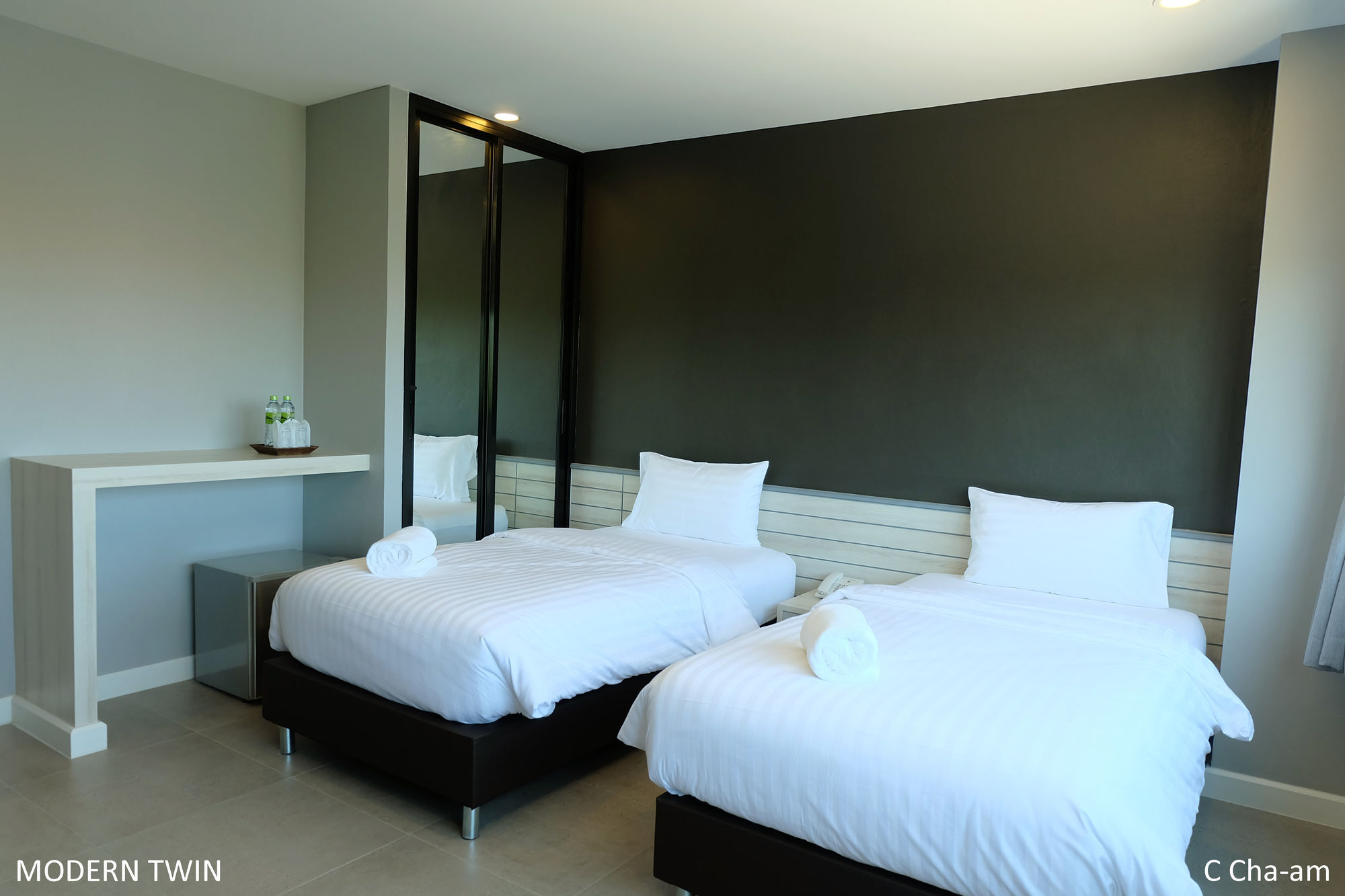 C Cha-Am Hotel Екстериор снимка