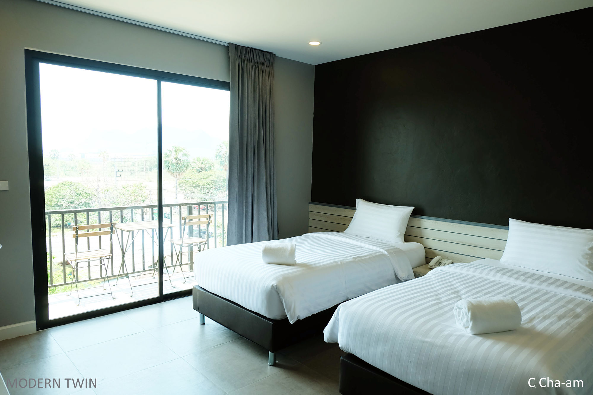 C Cha-Am Hotel Екстериор снимка