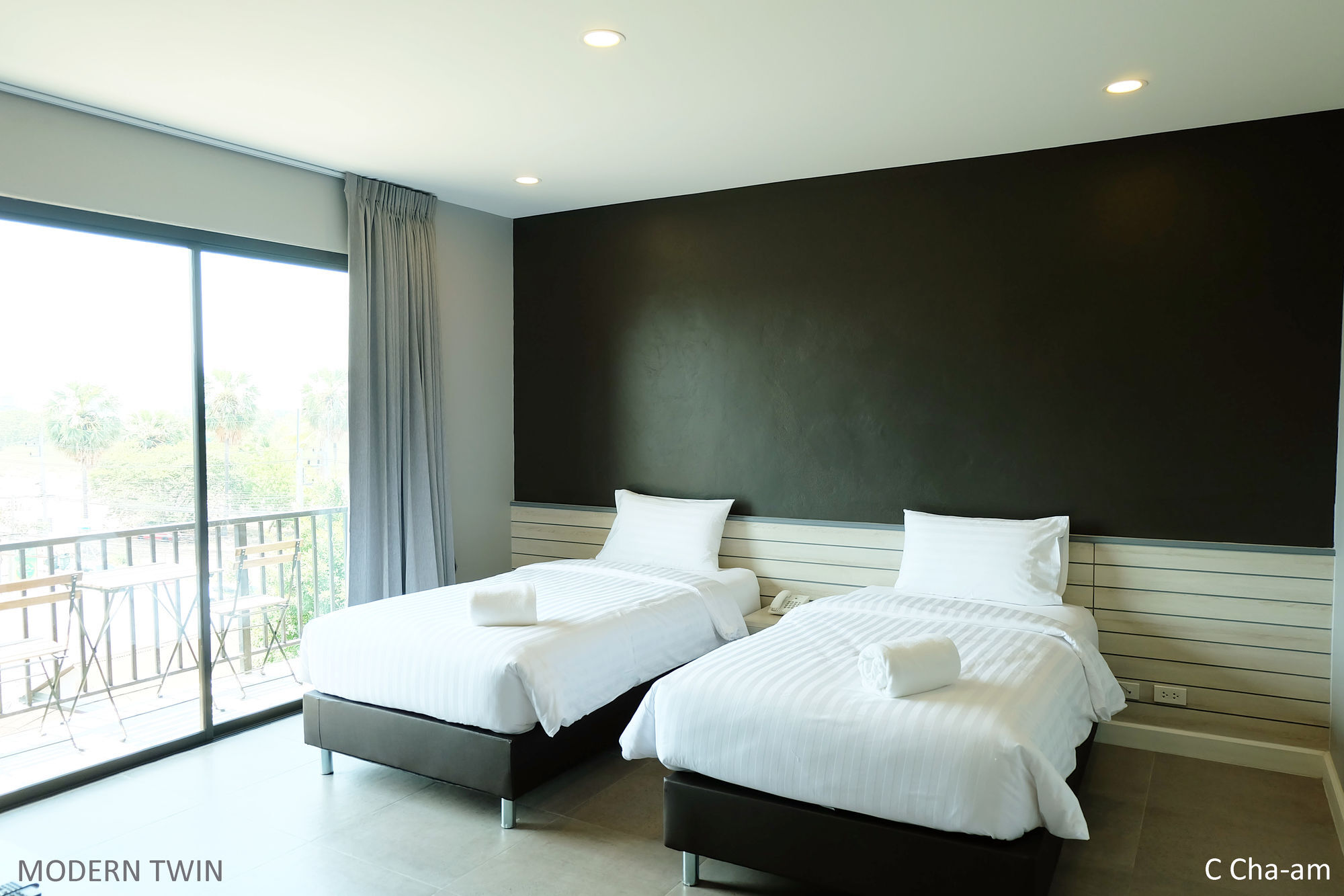 C Cha-Am Hotel Екстериор снимка