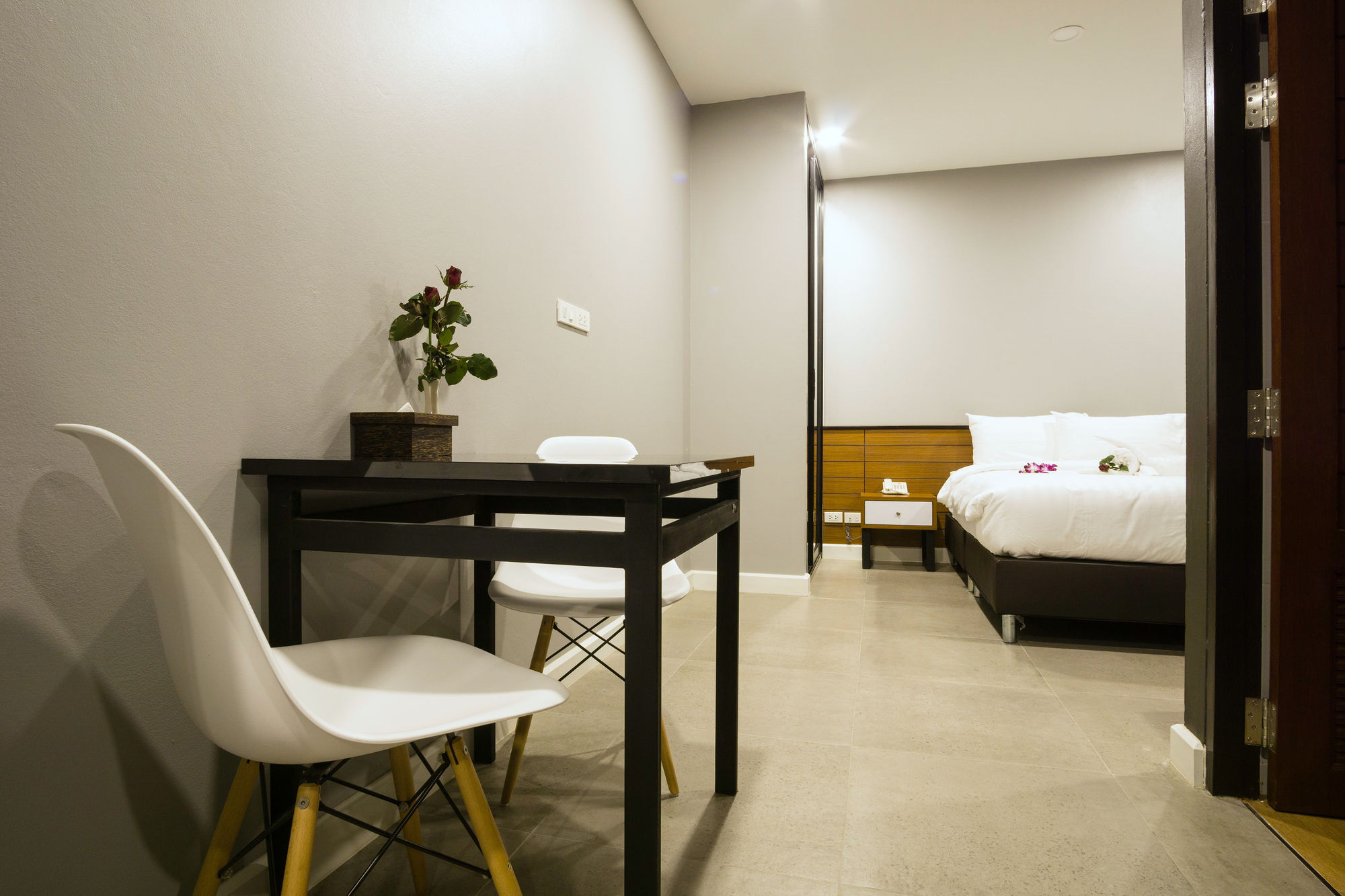C Cha-Am Hotel Екстериор снимка